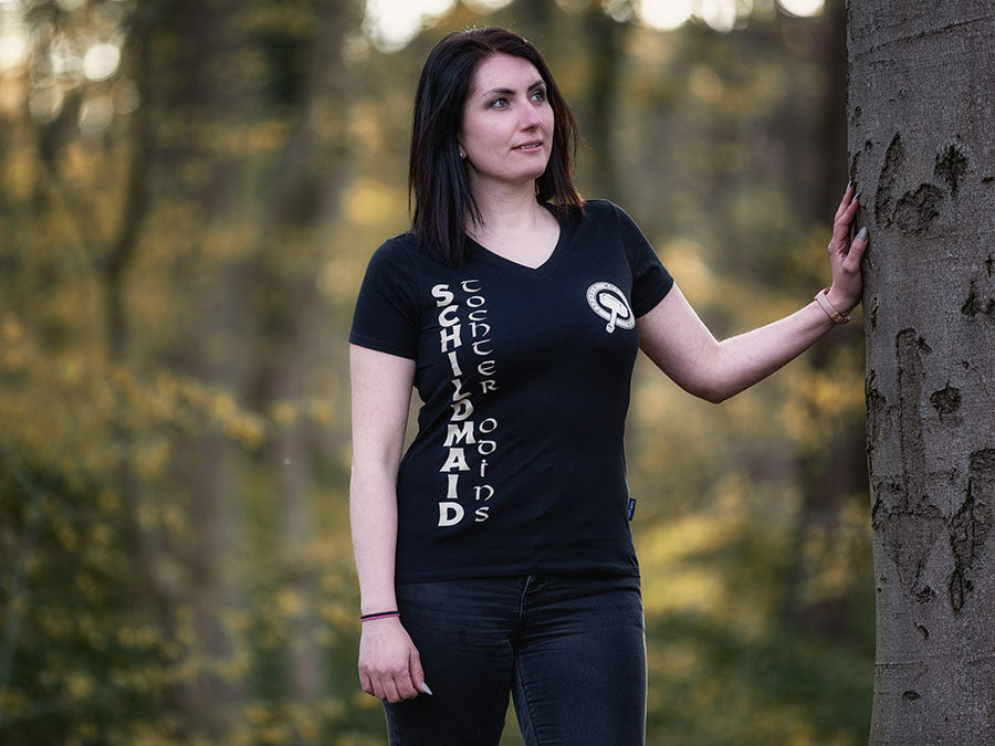 Damen V-Neck Luxury Shirt TOCHTER ODINS – kurzarm aus Bio-Baumwolle